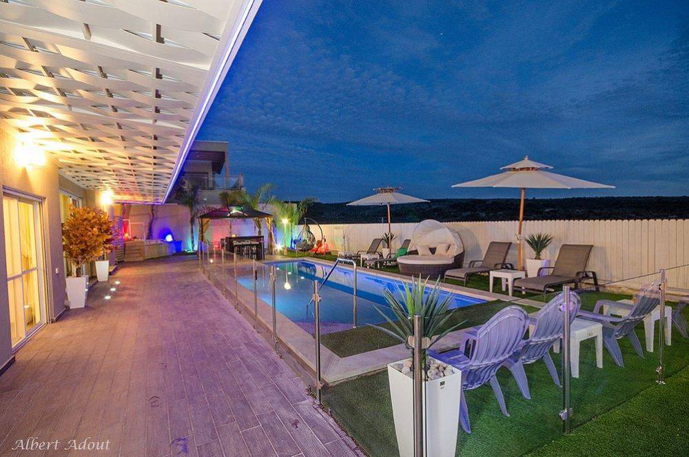 11283 המתחם החיצוני, וילה כינור דוד המלך, וילה  במנות וילות - Vila 4 U