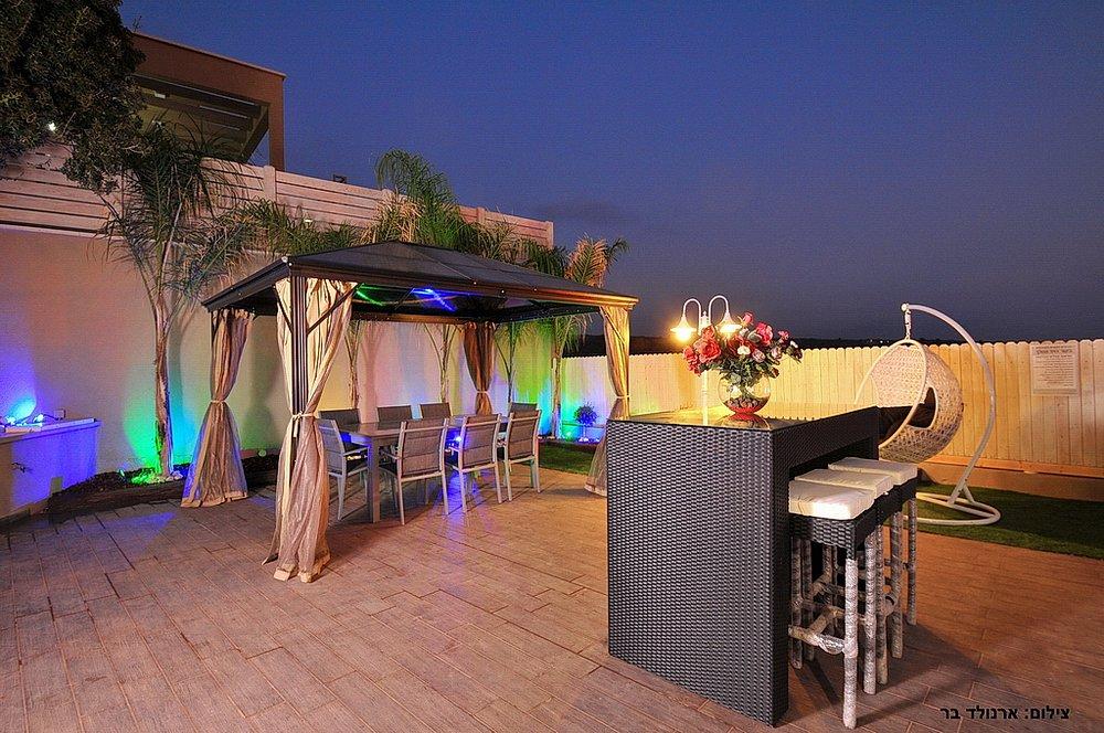 11295 המתחם החיצוני, וילה כינור דוד המלך, וילה  במנות וילות - Vila 4 U