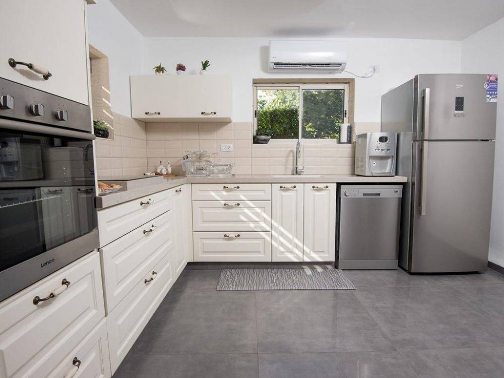 48003 המתחם הפנימי והחדרים, וילה גליו בגליל, וילה  בספסופה וילות - Vila 4 U