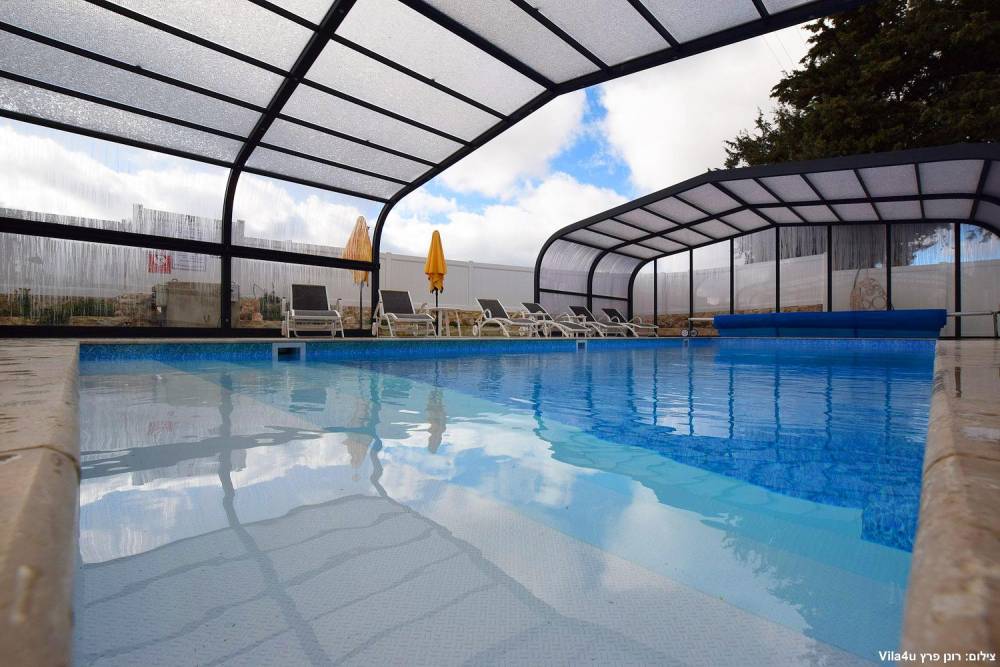 100863 גלריית חוץ, אחוזת עומרי, וילה  בצוריאל וילות - Vila 4 U