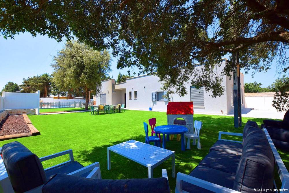 100894 גלריית חוץ, אחוזת עומרי, וילה  בצוריאל וילות - Vila 4 U