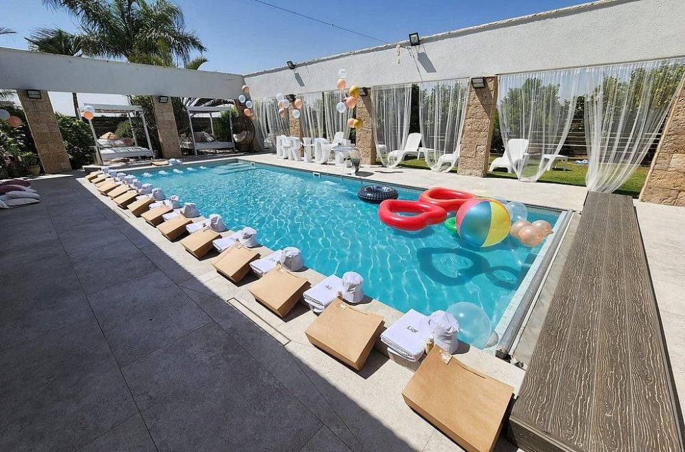 125522 אירועים במתחם, הברבור הורוד, וילה  בשדה צבי וילות - Vila 4 U