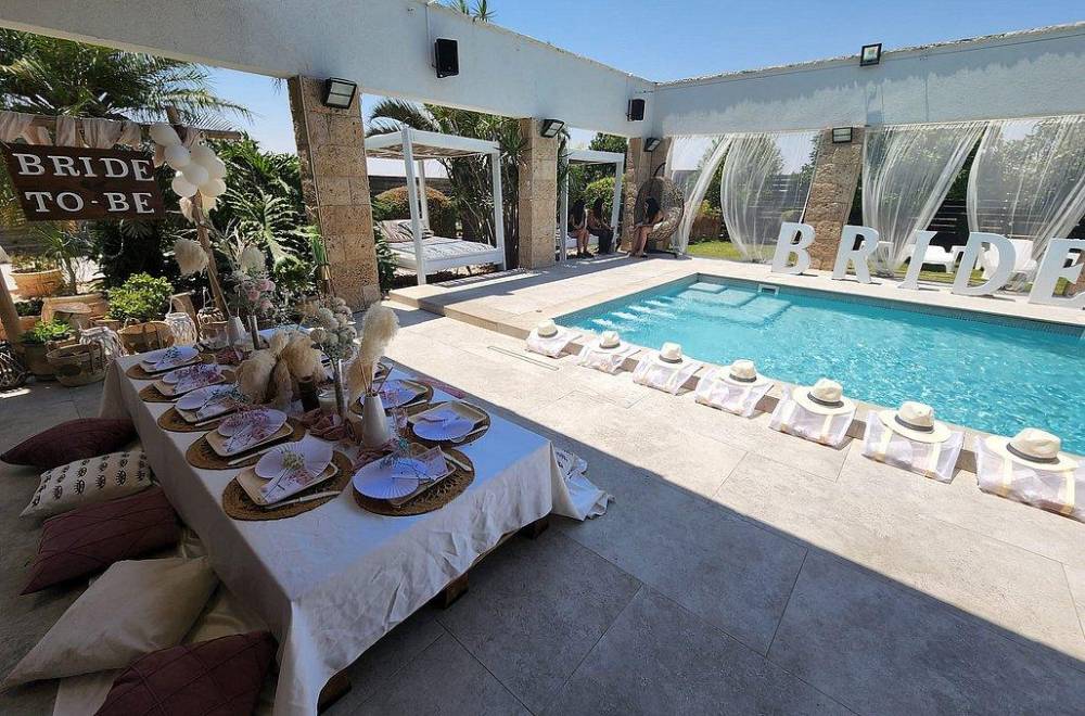 125526 אירועים במתחם, הברבור הורוד, וילה  בשדה צבי וילות - Vila 4 U