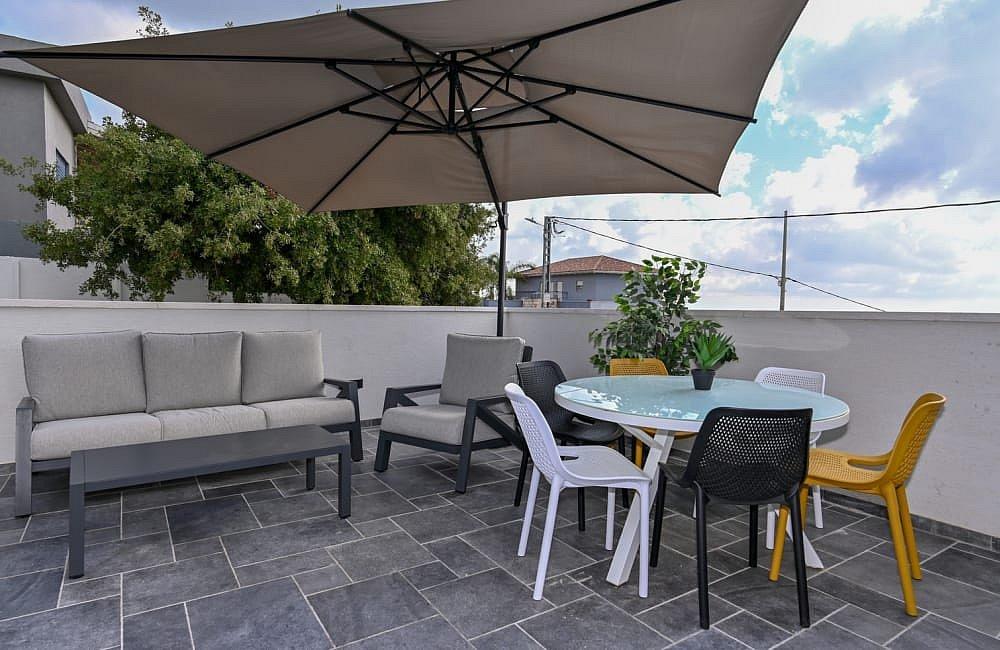 130701 מתחם חיצוני, אחוזת סנטוריני, וילה  בעין יעקב וילות - Vila 4 U