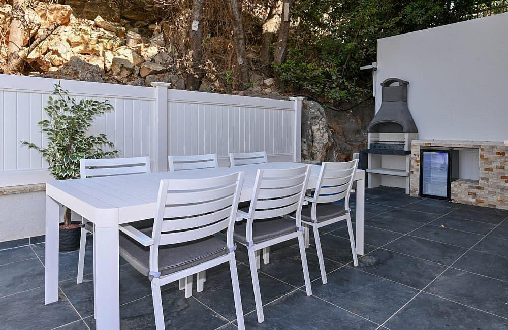 130709 מתחם חיצוני, אחוזת סנטוריני, וילה  בעין יעקב וילות - Vila 4 U