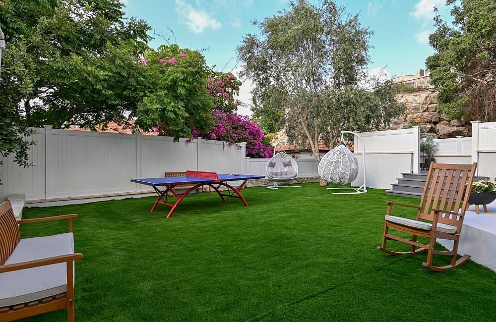 130716 מתחם חיצוני, אחוזת סנטוריני, וילה  בעין יעקב וילות - Vila 4 U