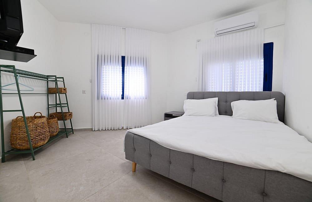 130727 מתחם פנימי, אחוזת סנטוריני, וילה  בעין יעקב וילות - Vila 4 U