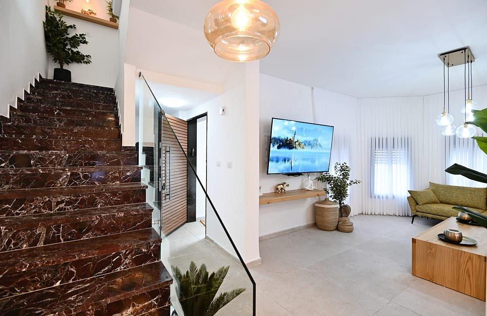 130729 מתחם פנימי, אחוזת סנטוריני, וילה  בעין יעקב וילות - Vila 4 U