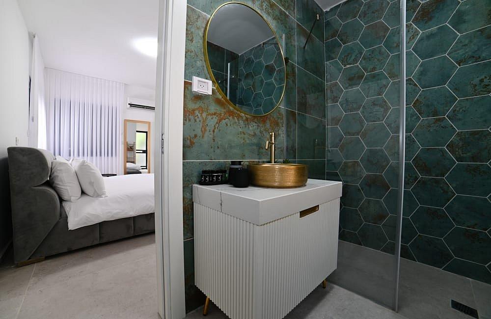 130739 מתחם פנימי, אחוזת סנטוריני, וילה  בעין יעקב וילות - Vila 4 U