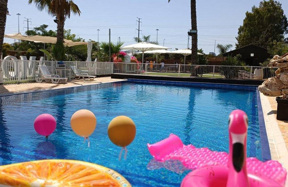 132847 מתחם הבריכה, הוילה במשמר השבעה, וילה  במשמר השבעה וילות - Vila 4 U