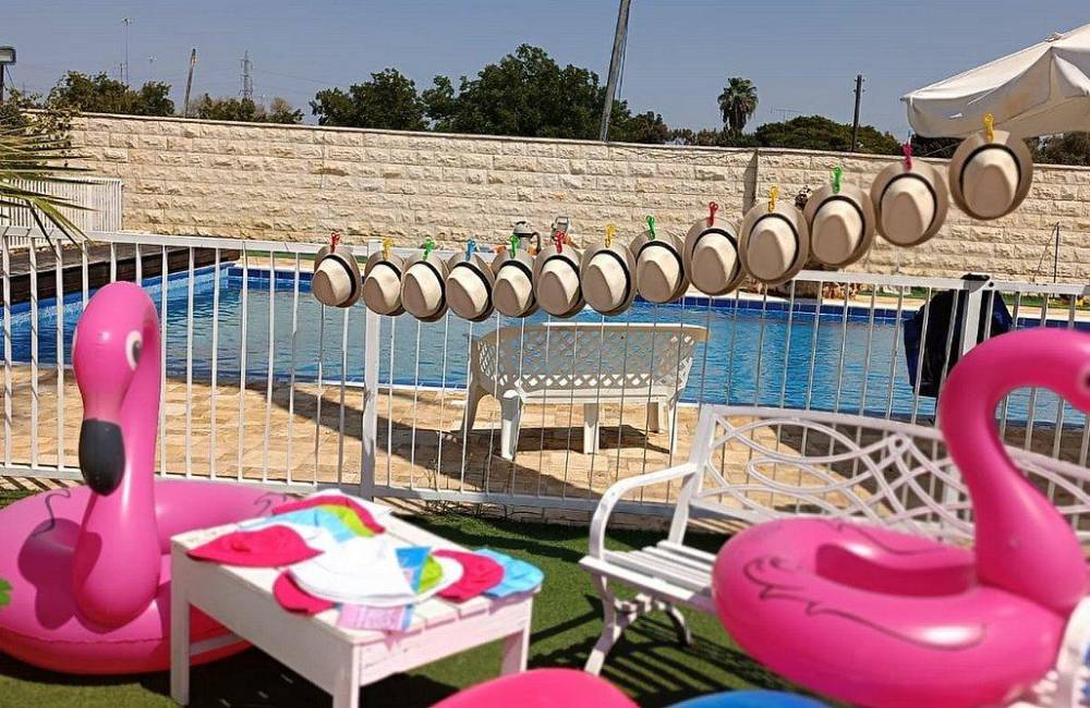 132849 מתחם הבריכה, הוילה במשמר השבעה, וילה  במשמר השבעה וילות - Vila 4 U