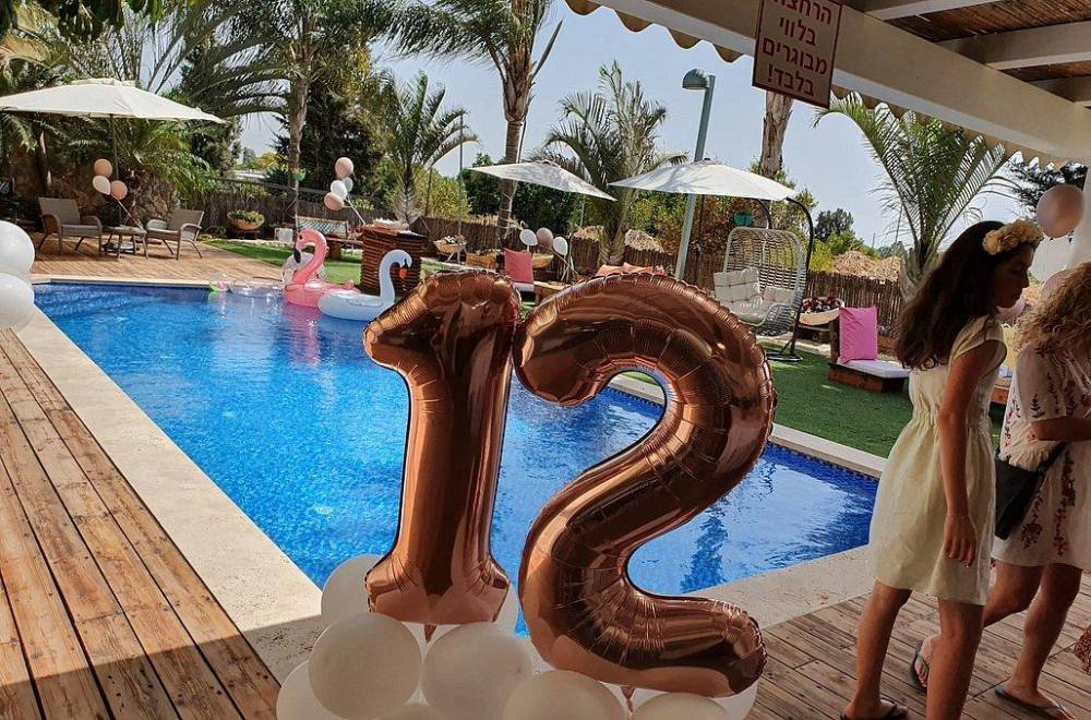 136697 אירועים משפחתיים בר ובת מצווה, אורי אירועים, וילה  בכפר טרומן וילות - Vila 4 U