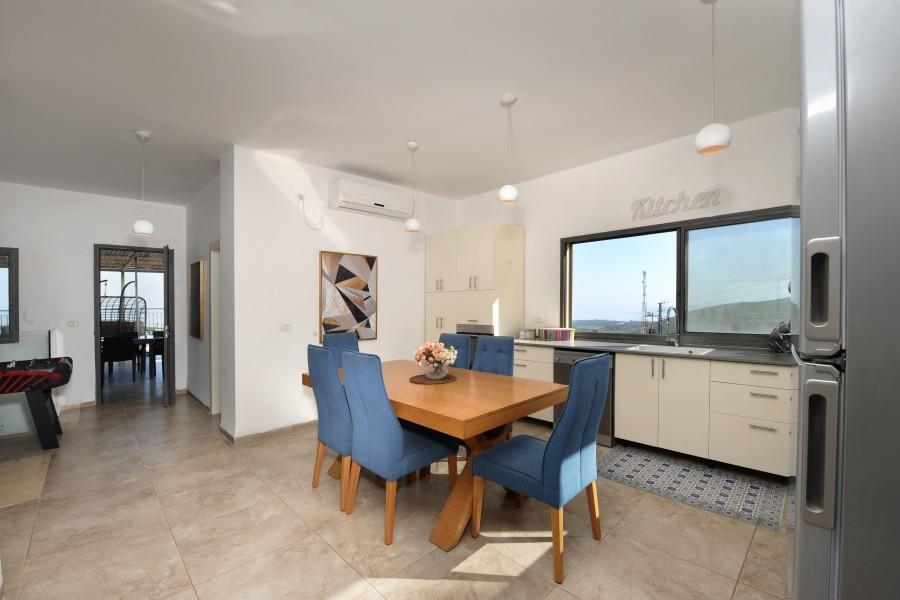 140444 פנים הוילה והחדרים, וילה נוף מולדת, וילה  בראש פינה וילות - Vila 4 U