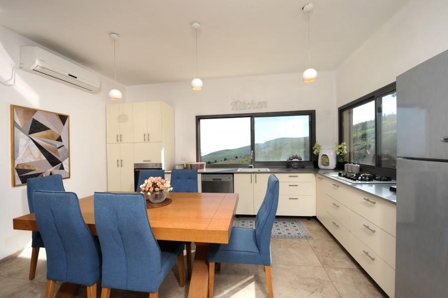 140447 פנים הוילה והחדרים, וילה נוף מולדת, וילה  בראש פינה וילות - Vila 4 U