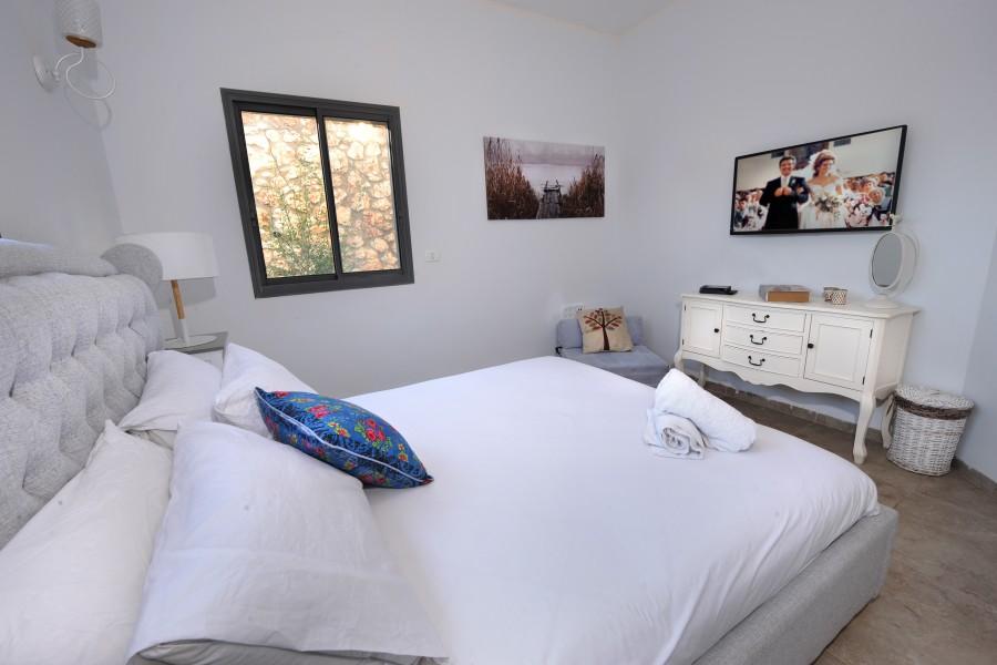 140451 פנים הוילה והחדרים, וילה נוף מולדת, וילה  בראש פינה וילות - Vila 4 U