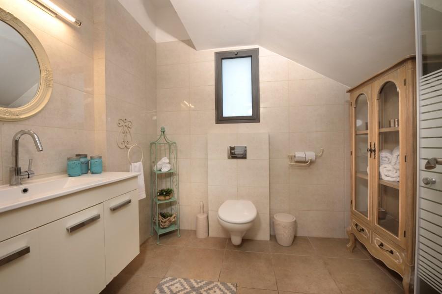 140456 פנים הוילה והחדרים, וילה נוף מולדת, וילה  בראש פינה וילות - Vila 4 U