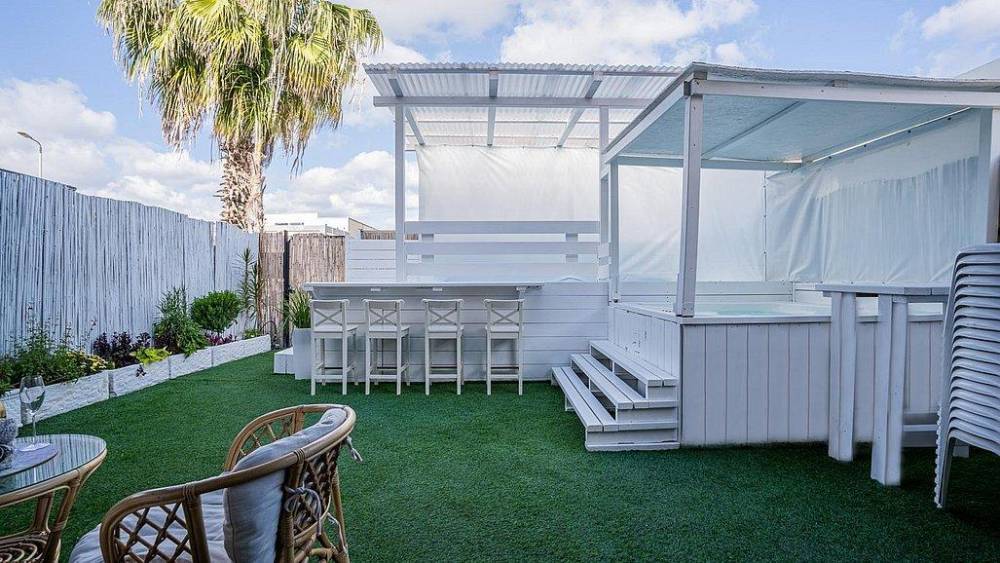 142660 המתחם החיצוני, מתחם אופוריה, וילה  באור עקיבא וילות - Vila 4 U