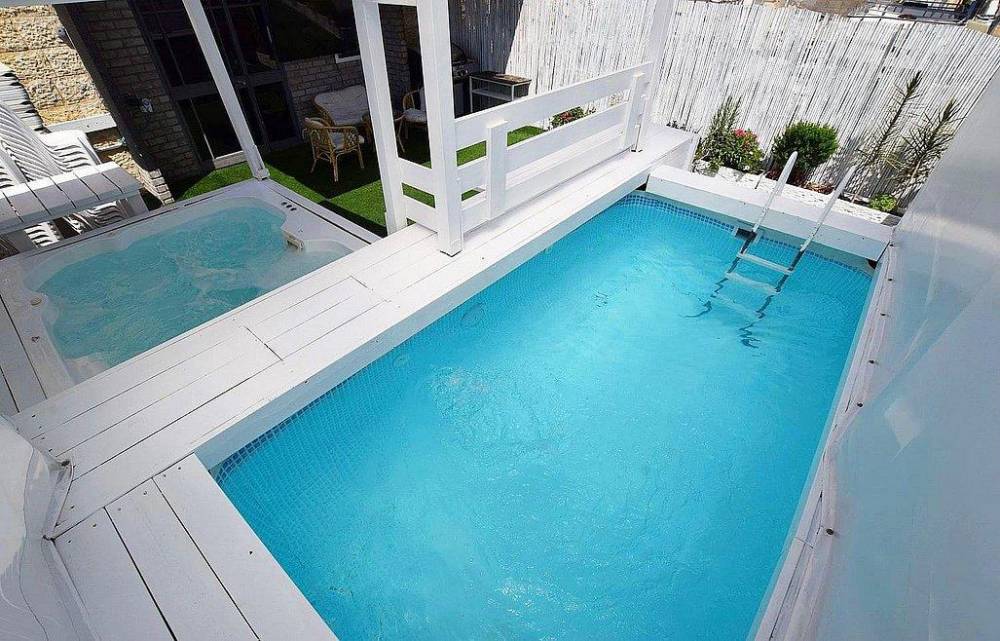 142665 המתחם החיצוני, מתחם אופוריה, וילה  באור עקיבא וילות - Vila 4 U