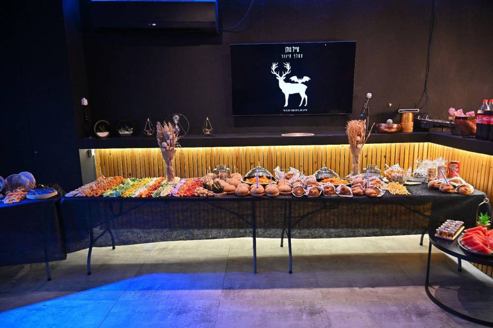 149450 שולחנות שוק, מתחם אופוריה, וילה  באור עקיבא וילות - Vila 4 U