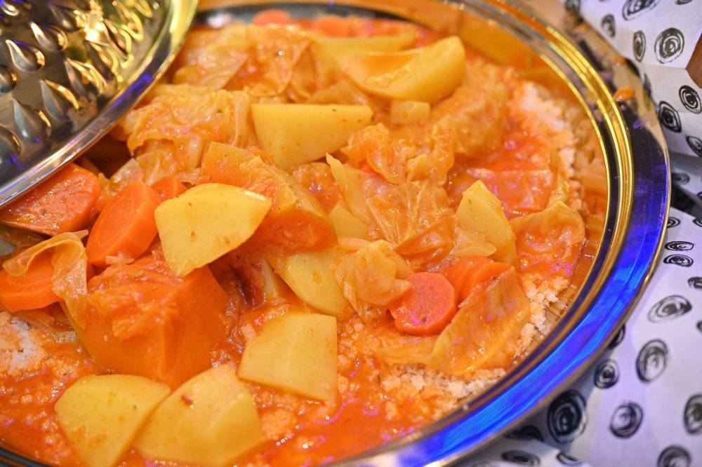 149451 שולחנות שוק, מתחם אופוריה, וילה  באור עקיבא וילות - Vila 4 U