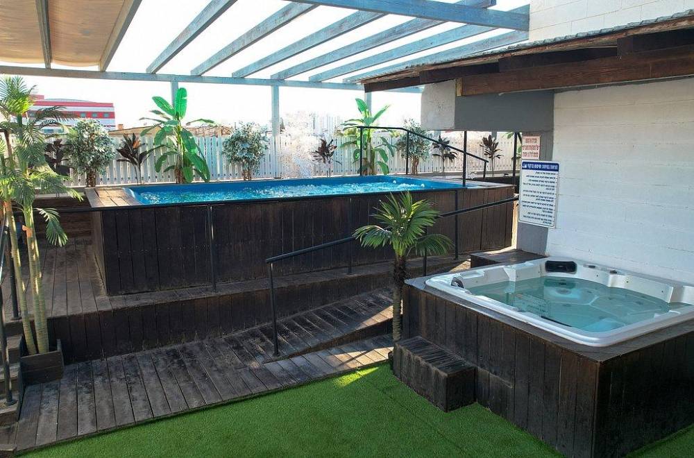 151501 המתחם החיצוני, קומת גג פתח תקווה, וילה  בפתח תקווה וילות - Vila 4 U