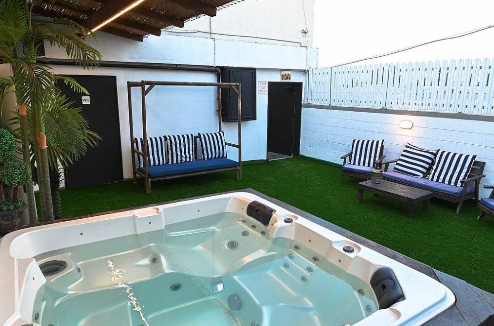 151505 המתחם החיצוני, קומת גג פתח תקווה, וילה  בפתח תקווה וילות - Vila 4 U