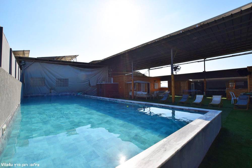 אחוזת וניש המתחם החיצוני, אחוזת וניש, וילה  בעזריקם וילות - Vila 4 U