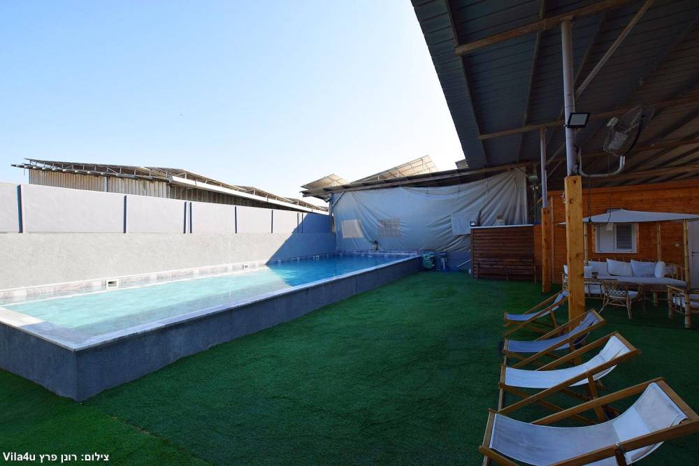 אחוזת וניש המתחם החיצוני, אחוזת וניש, וילה  בעזריקם וילות - Vila 4 U