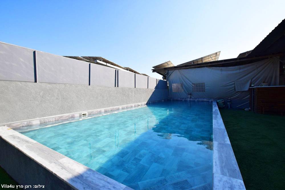 אחוזת וניש המתחם החיצוני, אחוזת וניש, וילה  בעזריקם וילות - Vila 4 U