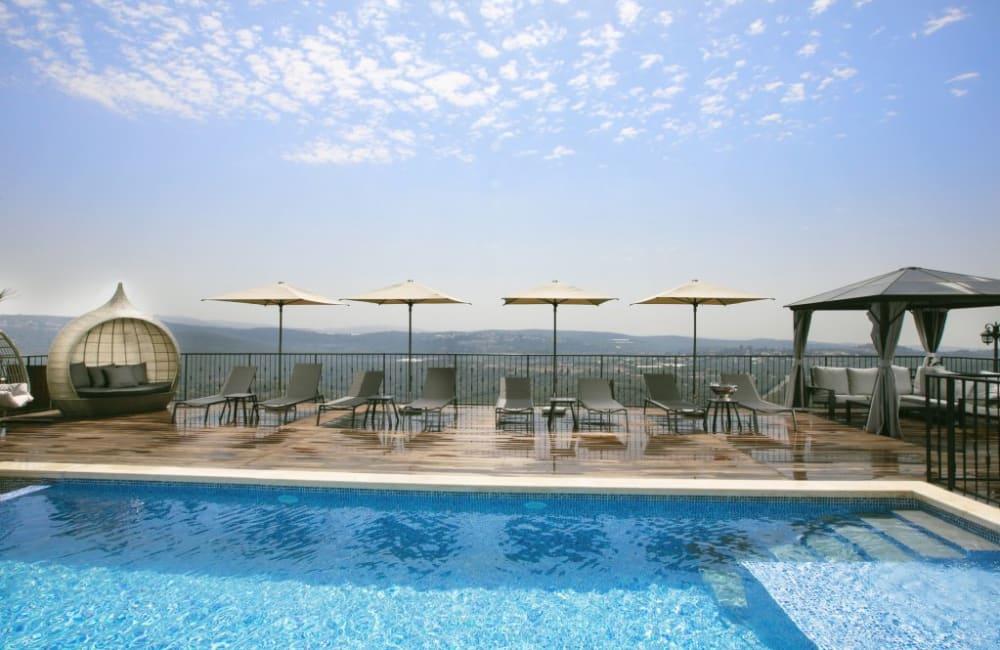 156064 המתחם החיצוני, אחוזת סאנשיין, וילה  בזרעית וילות - Vila 4 U