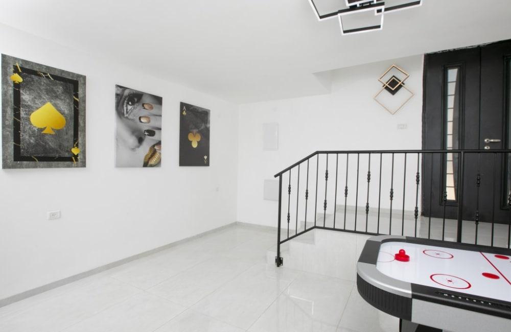 156096 המתחם הפנימי, אחוזת סאנשיין, וילה  בזרעית וילות - Vila 4 U