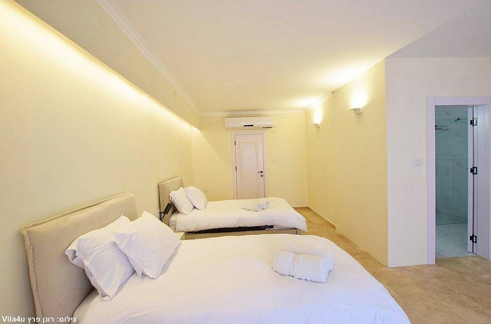 157610 כללי, אחוזת הים נתניה, וילה  בנתניה וילות - Vila 4 U