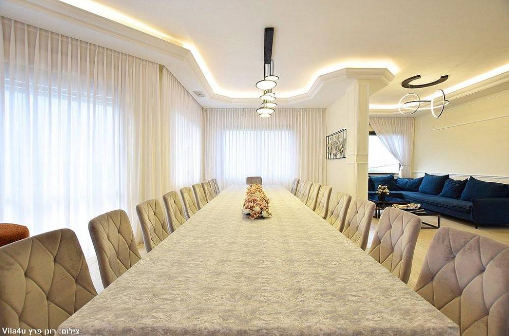 157636 הסלון והמטבח, אחוזת הים נתניה, וילה  בנתניה וילות - Vila 4 U