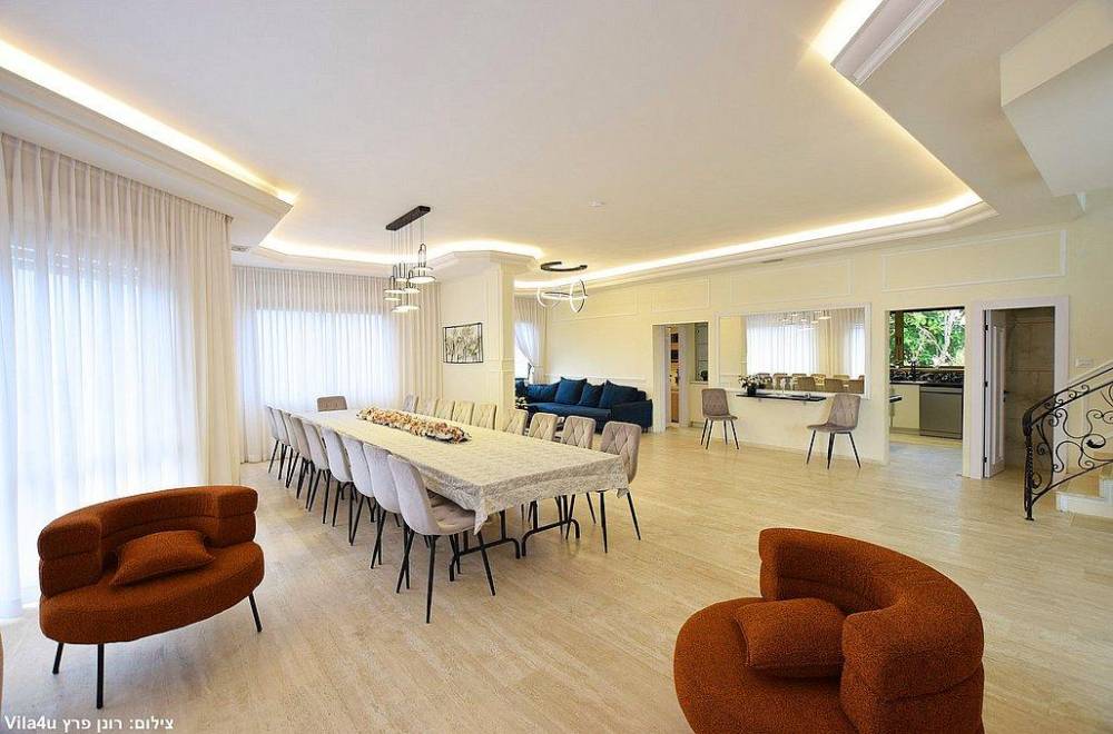 157638 הסלון והמטבח, אחוזת הים נתניה, וילה  בנתניה וילות - Vila 4 U