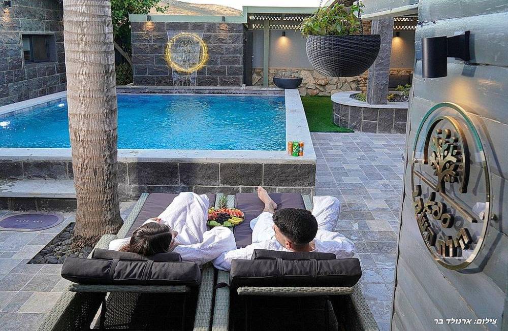 וילה ספא בצל השקד כללי, וילה ספא בצל השקד, וילה  בטפחות וילות - Vila 4 U