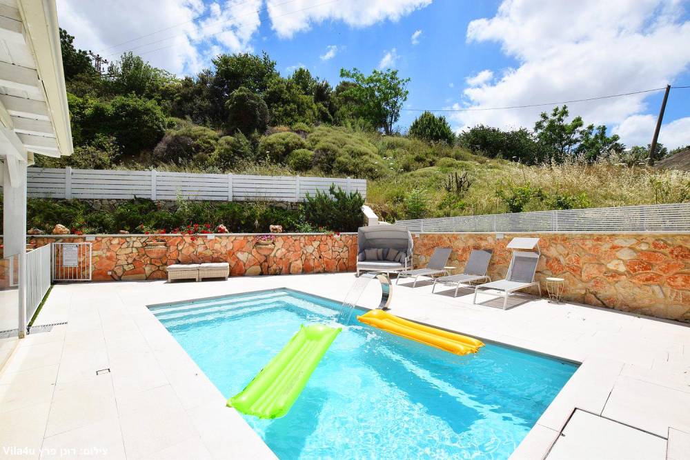 וילה במצפה בריכה צלולה וילה במצפה - כללי, וילה במצפה, וילה  בכרמיאל וילות - Vila 4 U