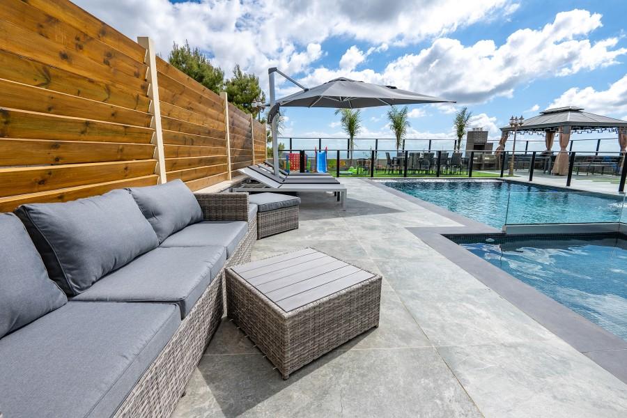 164049 חצר ונוף, וילה נוף לים ירכא, וילה  בירכא וילות - Vila 4 U