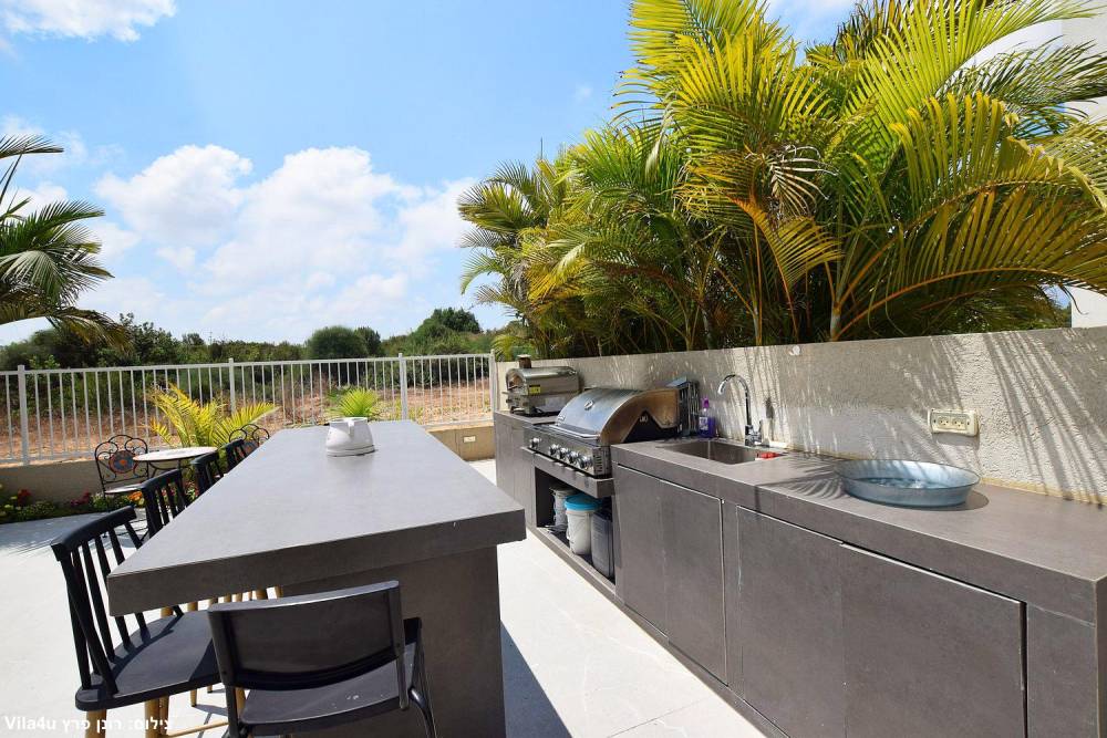 166366 מתחם הבר, הבריכה של ליבי, וילה  בקיסריה וילות - Vila 4 U