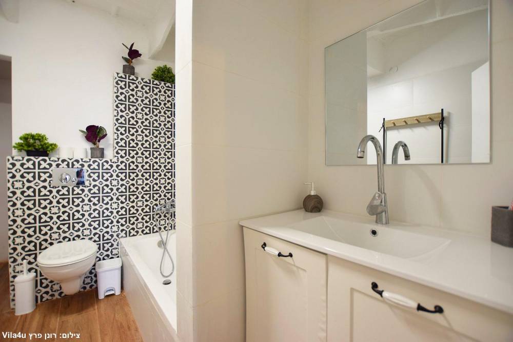 167558 גלרית פנים, אחוזת אביאל בכנרת, וילה  בטבריה וילות - Vila 4 U