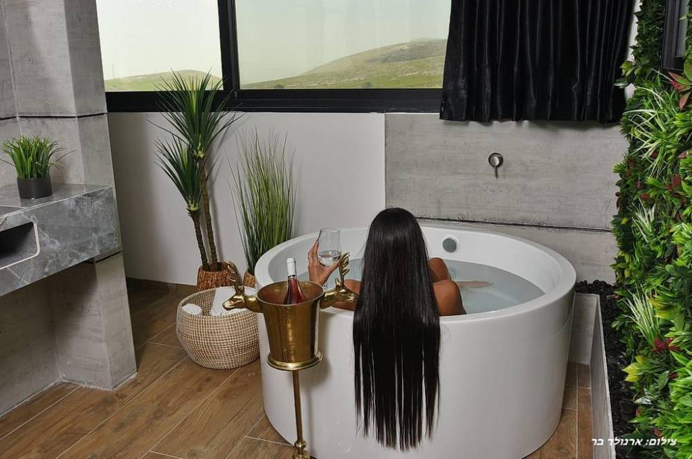 167672 גלריית פנים, M בוטיק, וילה  בנוף כנרת וילות - Vila 4 U