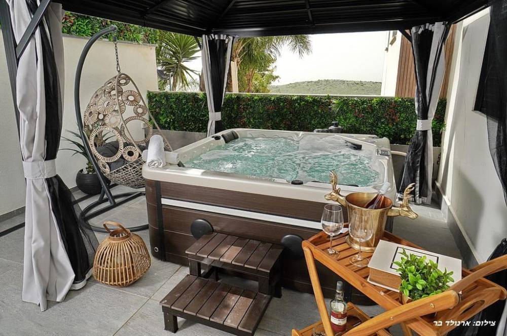 167686 מתחמי הבריכות, M בוטיק, וילה  בנוף כנרת וילות - Vila 4 U