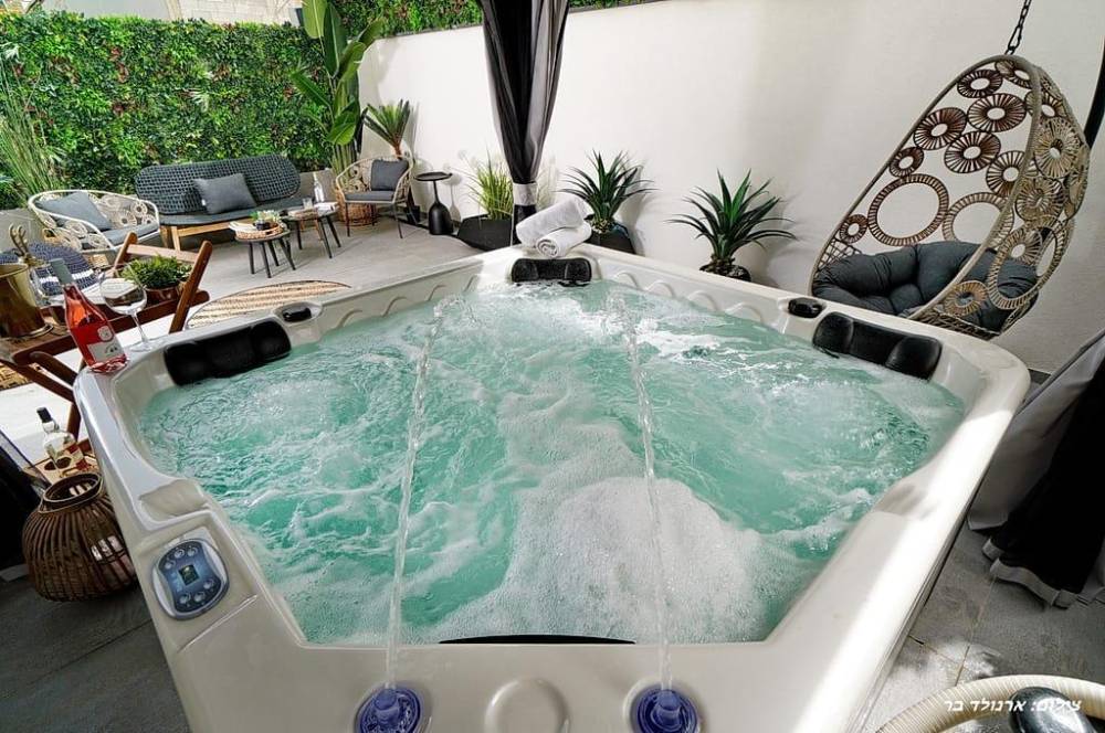 167687 מתחמי הבריכות, M בוטיק, וילה  בנוף כנרת וילות - Vila 4 U