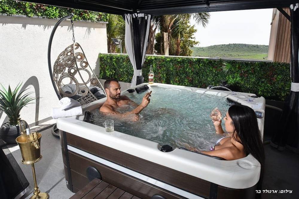 167692 מתחמי הבריכות, M בוטיק, וילה  בנוף כנרת וילות - Vila 4 U