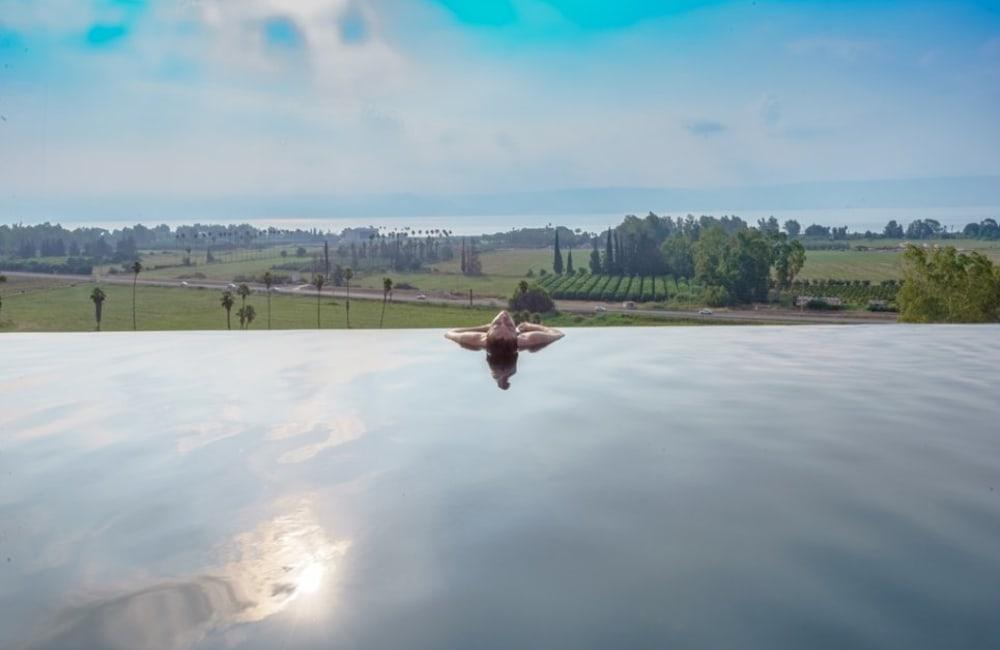169874 המתחם החיצוני, וילה קסם הנוף מגדל, וילה  במגדל וילות - Vila 4 U