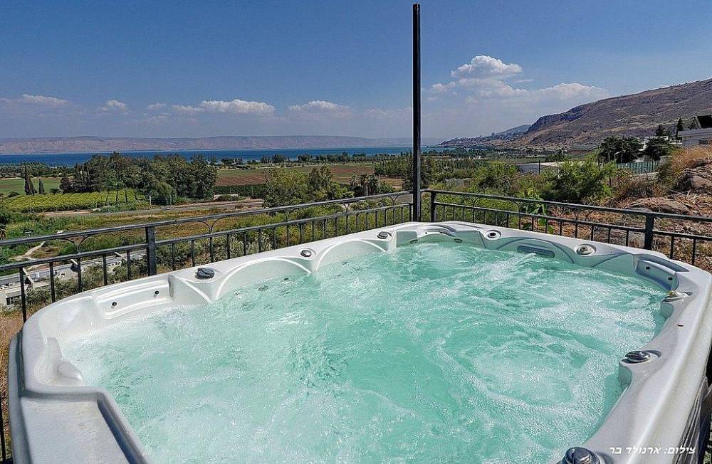 169904 המתחם החיצוני, וילה קסם הנוף מגדל, וילה  במגדל וילות - Vila 4 U