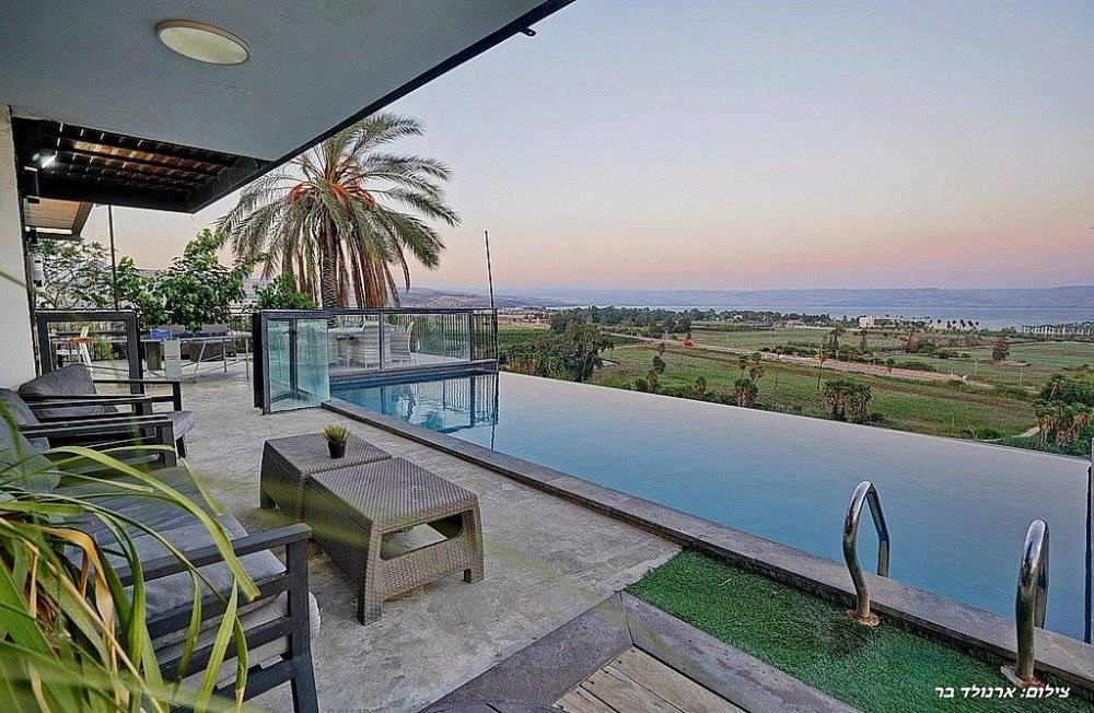 169908 המתחם החיצוני, וילה קסם הנוף מגדל, וילה  במגדל וילות - Vila 4 U