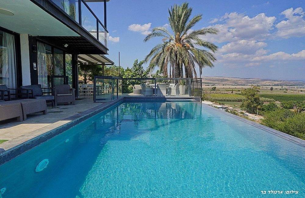 169910 המתחם החיצוני, וילה קסם הנוף מגדל, וילה  במגדל וילות - Vila 4 U