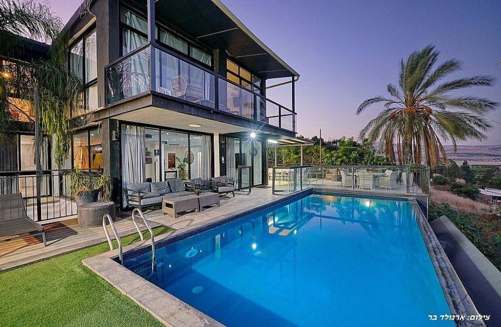 169919 המתחם החיצוני, וילה קסם הנוף מגדל, וילה  במגדל וילות - Vila 4 U