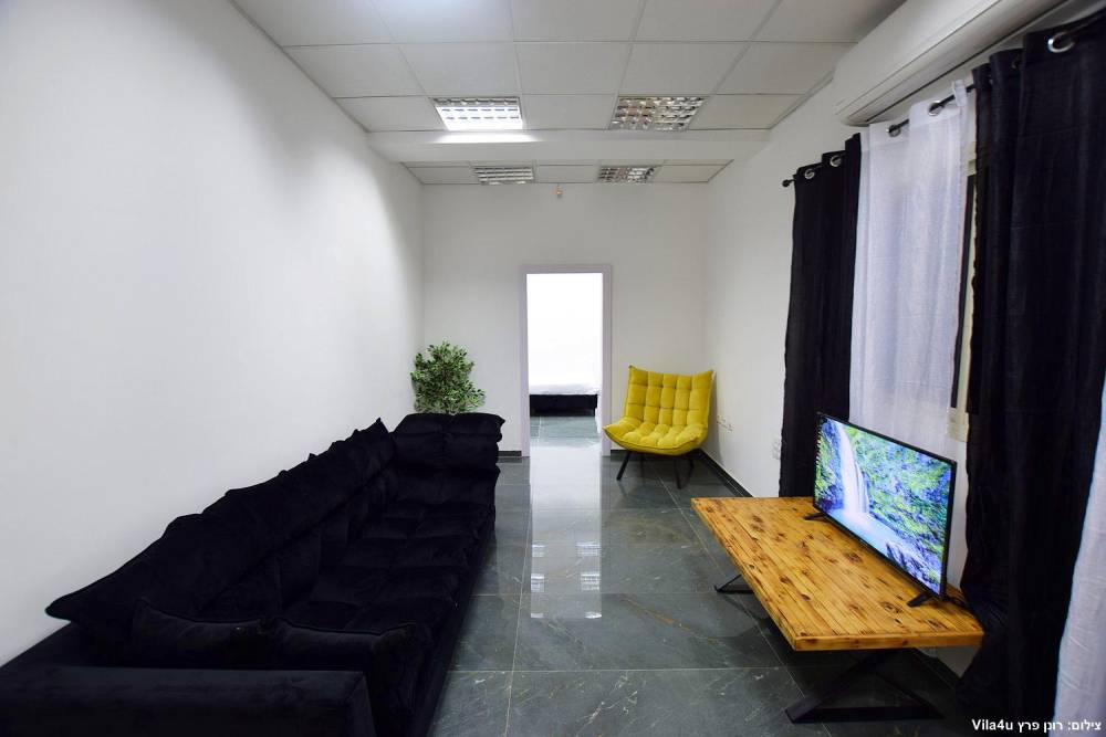 170813 גלרית פנים, מתחם אופוריה נתניה, וילה  בנתניה וילות - Vila 4 U