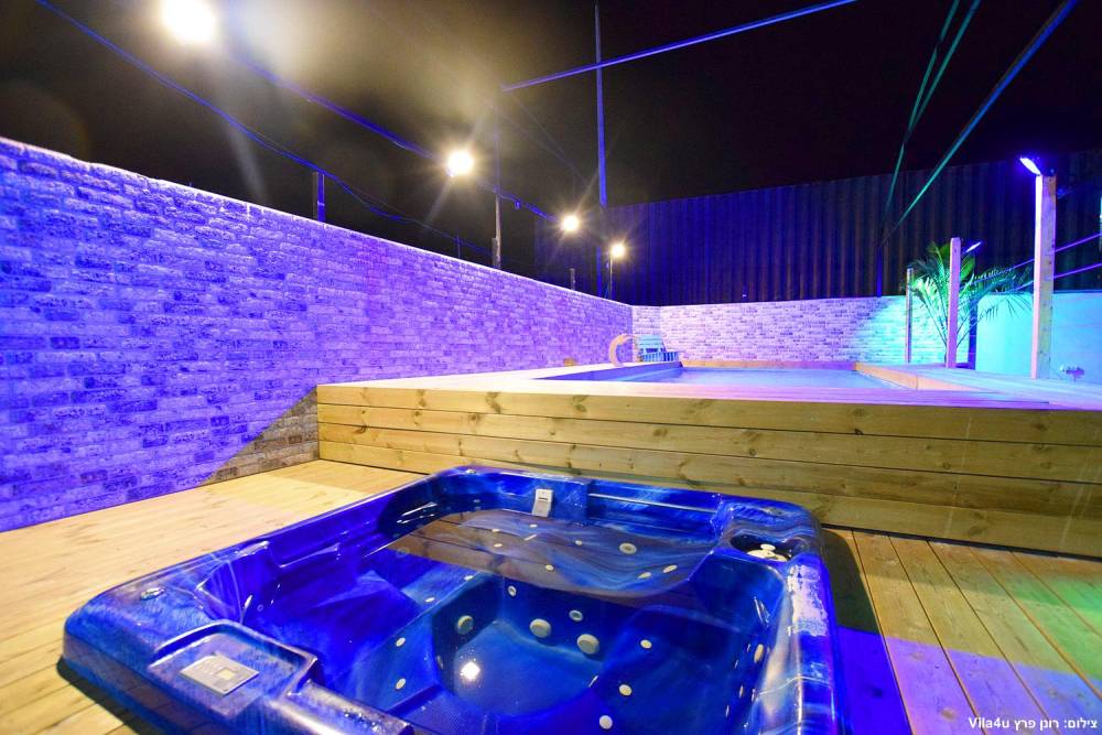 170820 מתחם חיצוני, מתחם אופוריה נתניה, וילה  בנתניה וילות - Vila 4 U